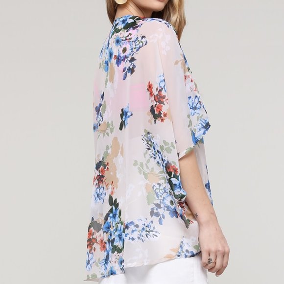 VINTAGE DOLL FLORAL KIMONO TOP - Picture 1 of 6